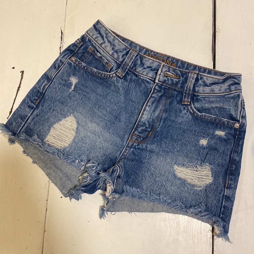 Arizona Jean Co. Ripped Jean Short size 0